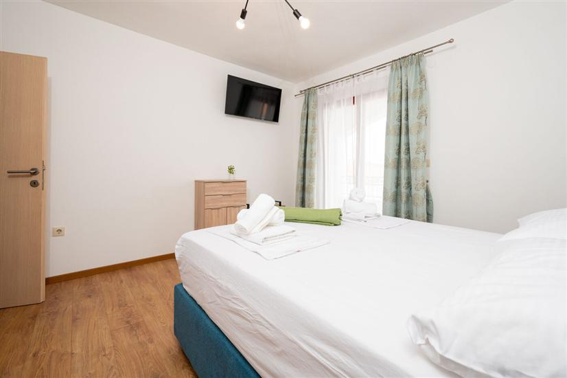 Apartment A1, for 5 persons