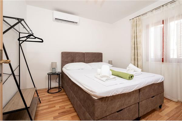 Apartment A1, for 5 persons