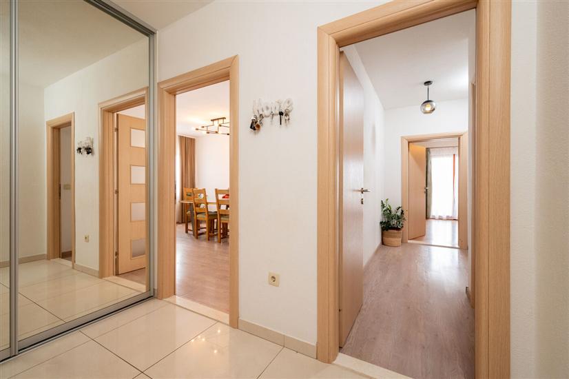 Apartment A1, for 5 persons