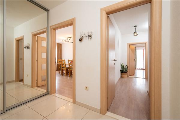 Apartment A1, for 5 persons