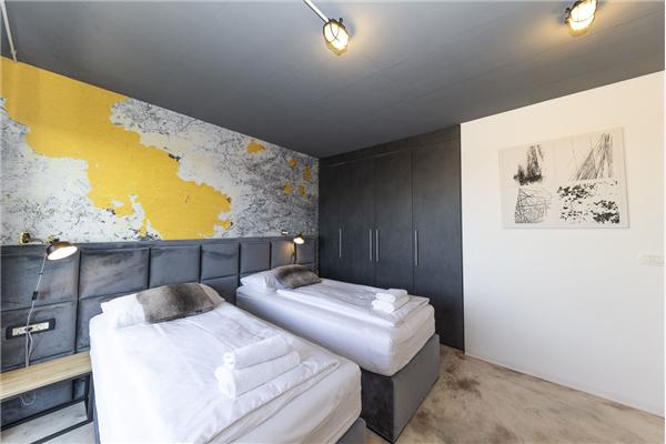 House K1, for 26 persons