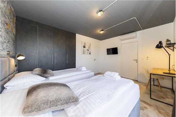 House K1, for 26 persons