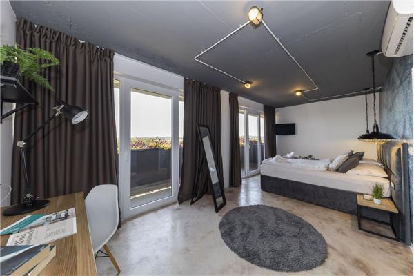 House K1, for 26 persons