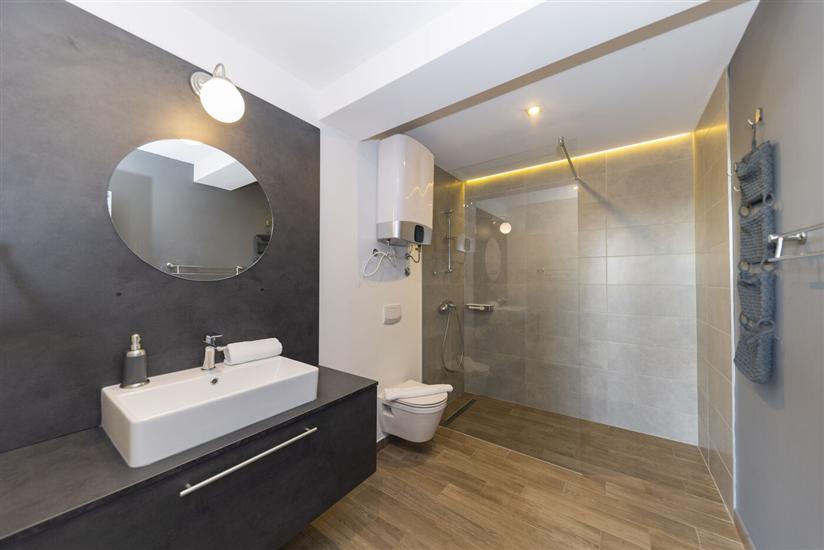 House K1, for 26 persons