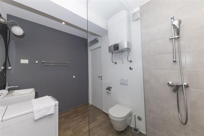 House K1, for 26 persons