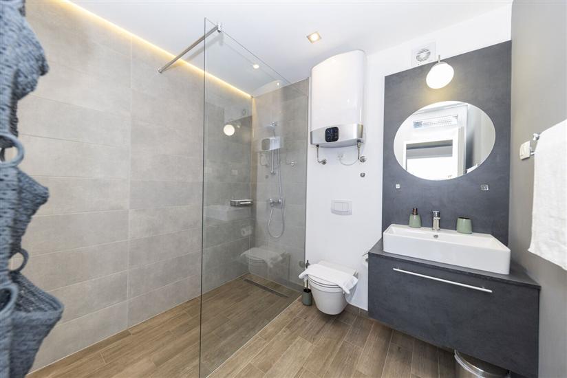 House K1, for 26 persons