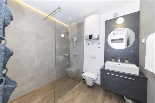 House K1, for 26 persons