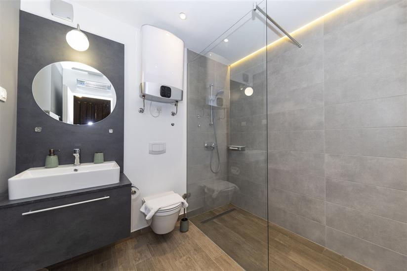 House K1, for 26 persons