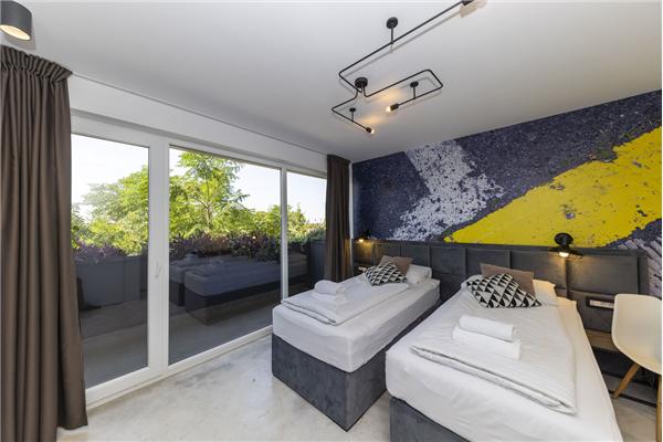 House K1, for 26 persons