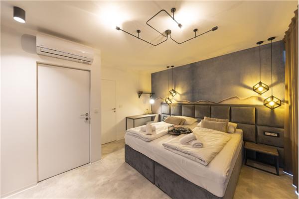 House K1, for 26 persons