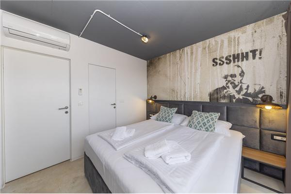 House K1, for 26 persons