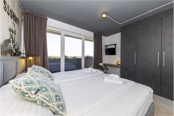 House K1, for 26 persons