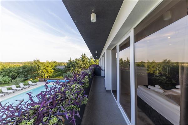 House K1, for 26 persons