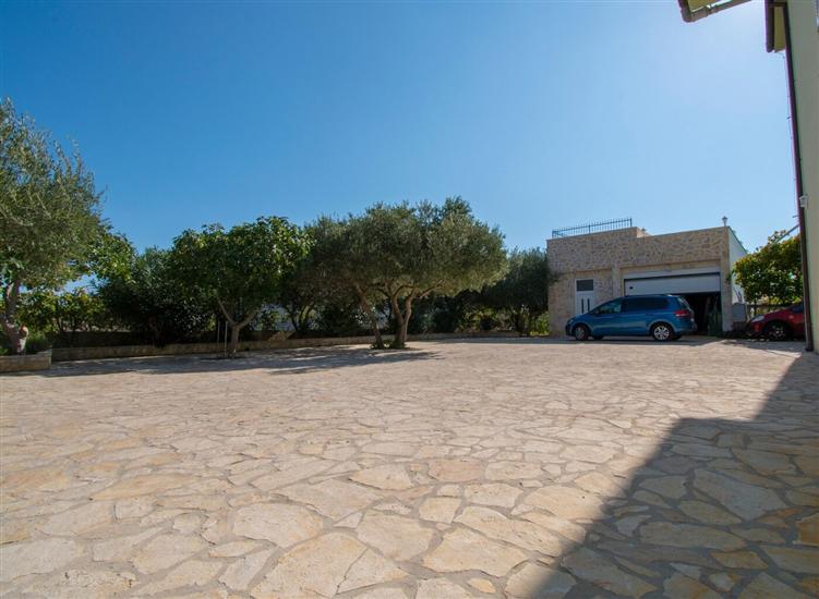 Lägenheter Antique Ivo