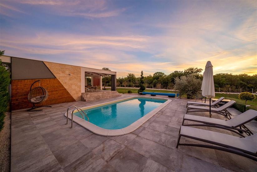 Villa Royal Green One