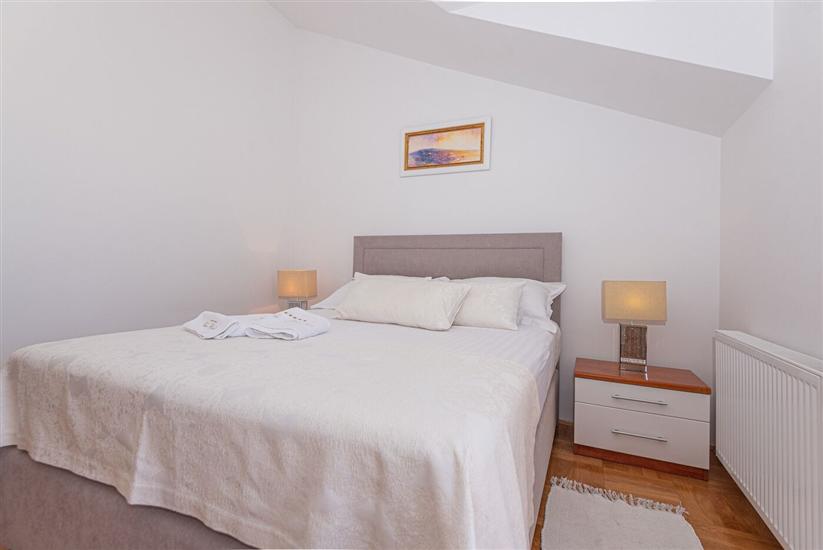 House K1, for 10 persons