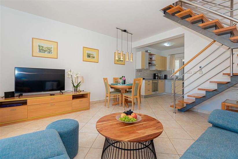 House K1, for 10 persons