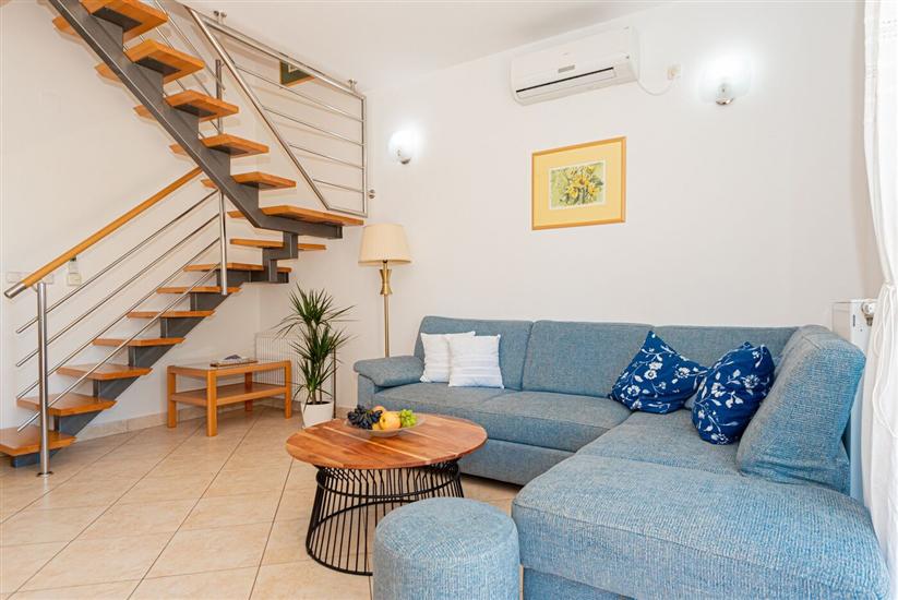 House K1, for 10 persons