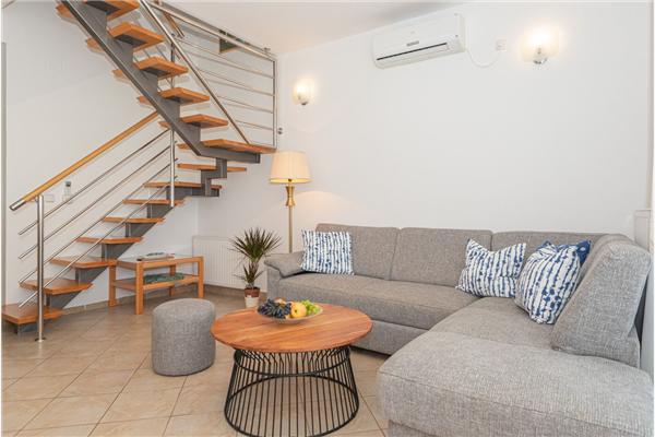 House K1, for 10 persons