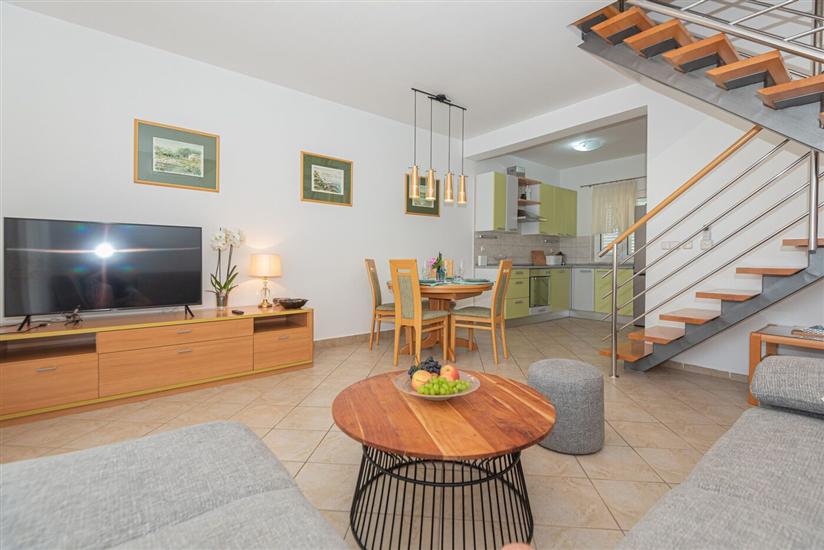 House K1, for 10 persons