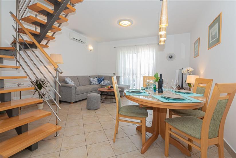 House K1, for 10 persons