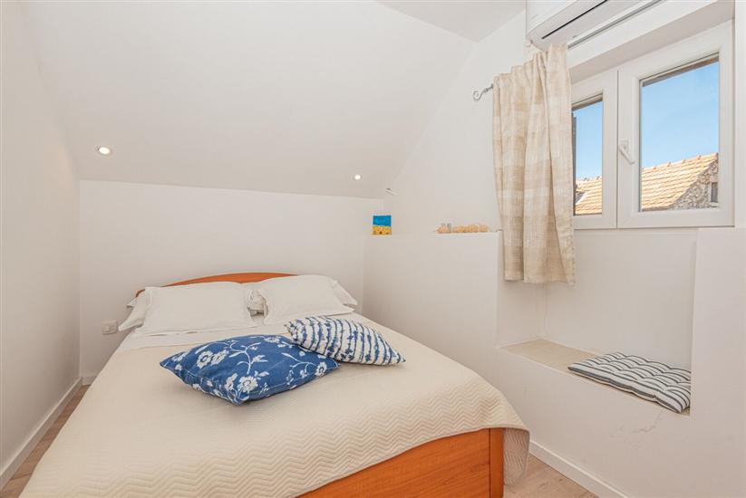 House K1, for 10 persons