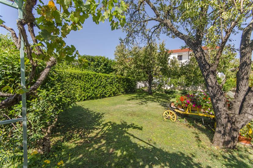 Apartmaj Tonkica Flower Garden