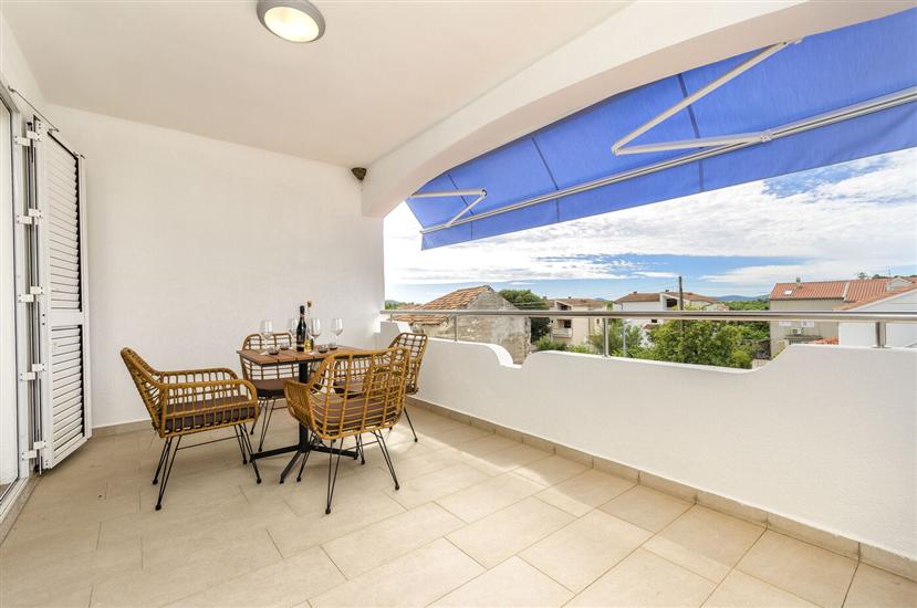 Apartment A1, for 5 persons