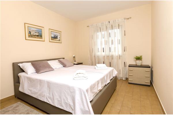 Apartment A1, for 5 persons