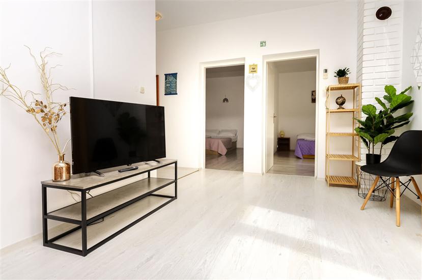 Apartment A1, for 5 persons