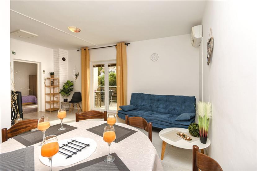 Apartment A1, for 5 persons