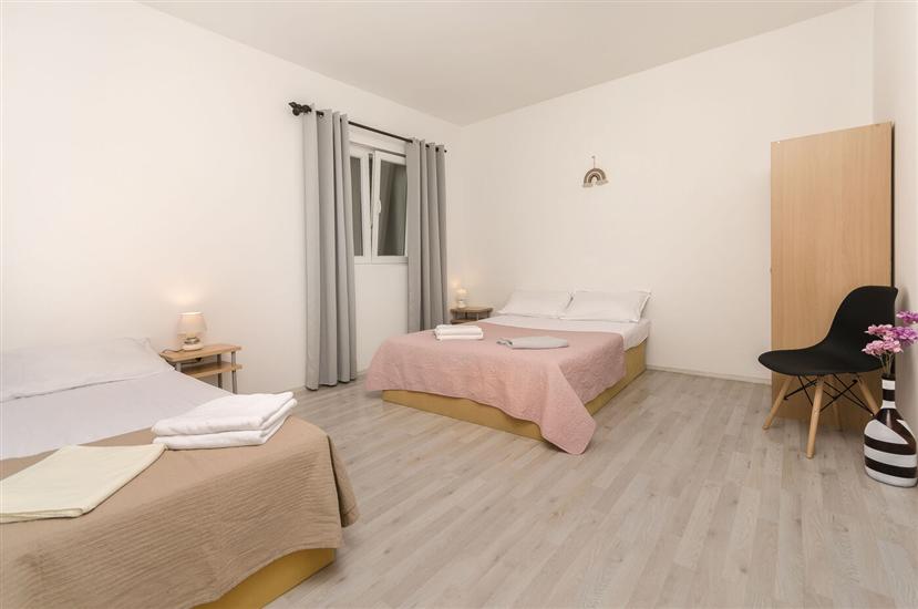 Apartment A1, for 5 persons