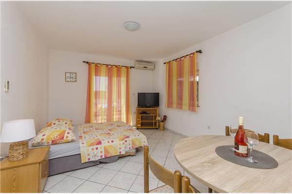 Apartment A1, for 4 persons