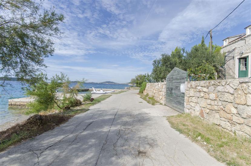 Apartment Island memories