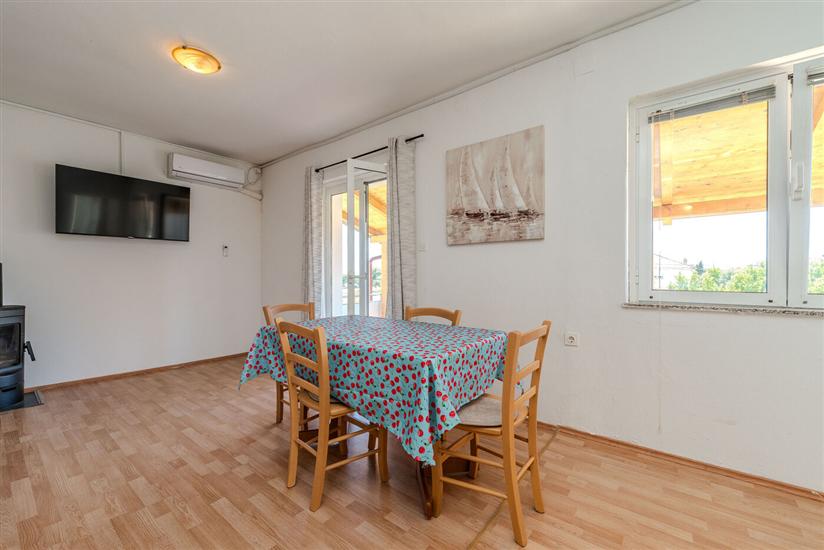 Apartment A1, for 6 persons