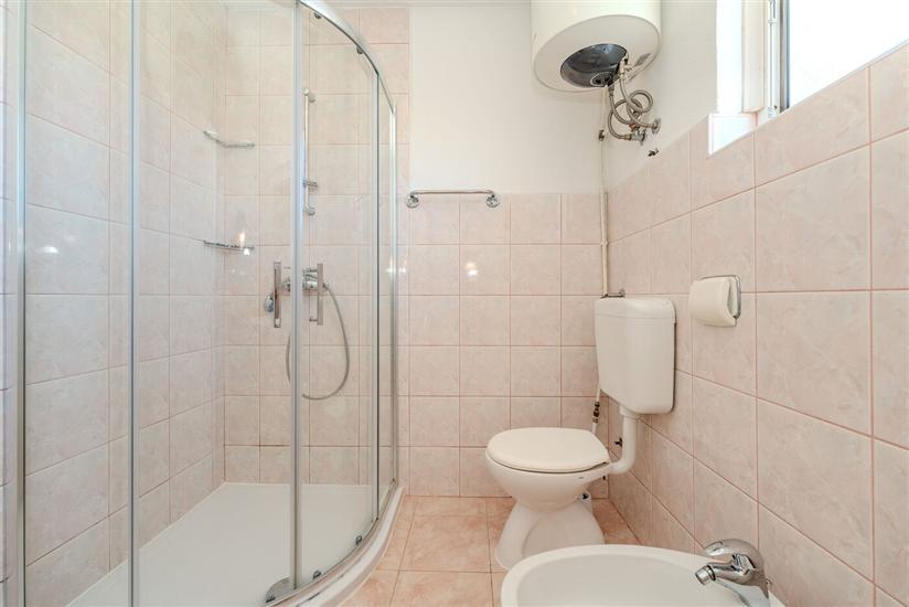 Apartment A2, for 6 persons