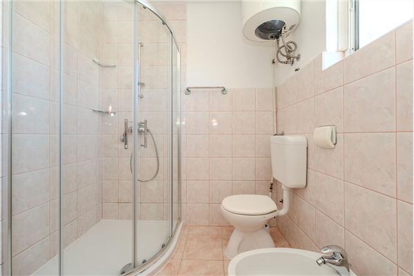 Apartment A2, for 6 persons