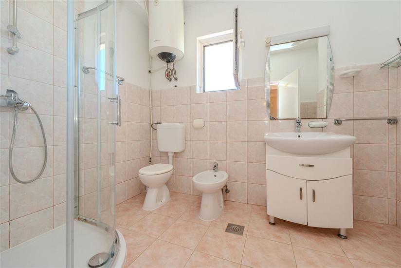 Apartment A2, for 6 persons