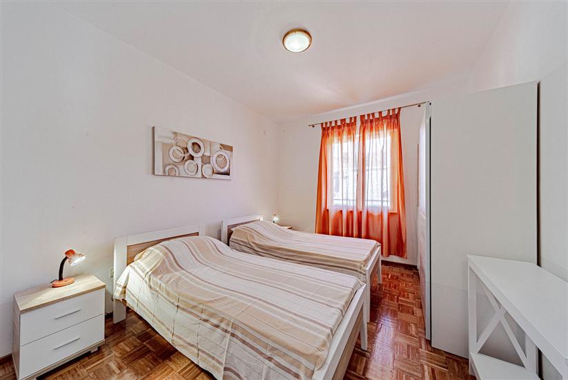 Apartment A3, for 10 persons