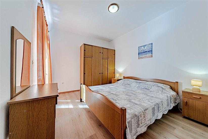 Apartment A3, for 10 persons