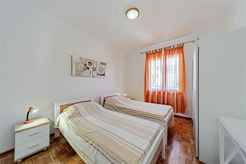 Apartment A3, for 10 persons