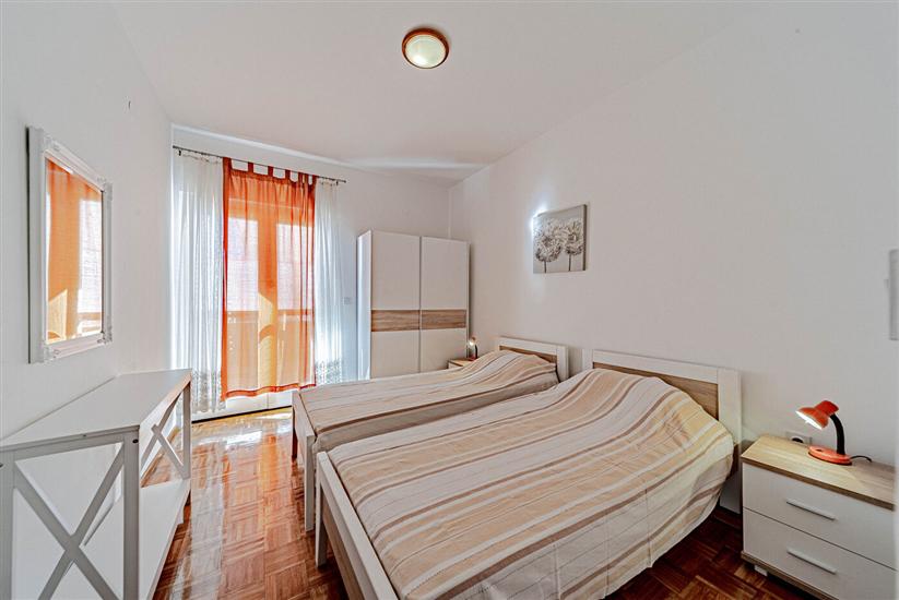 Apartment A3, for 10 persons