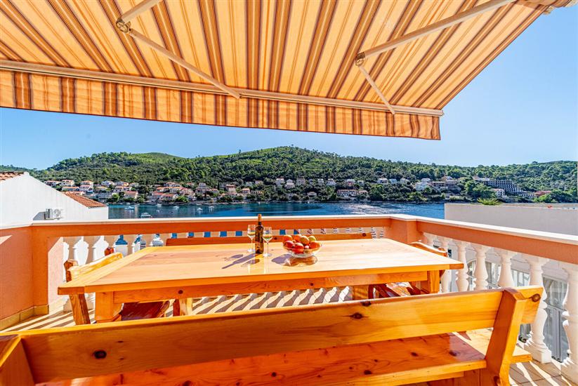 Apartment A3, for 10 persons