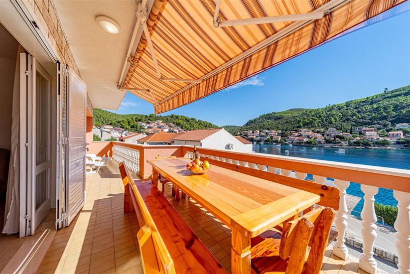 Apartment A3, for 10 persons