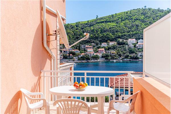 Apartment A3, for 10 persons