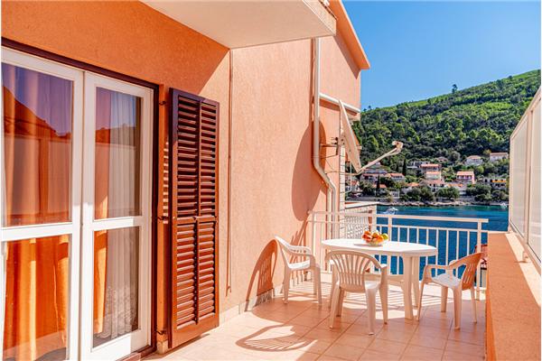 Apartment A3, for 10 persons