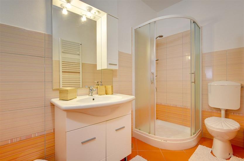 Apartment A2, for 8 persons