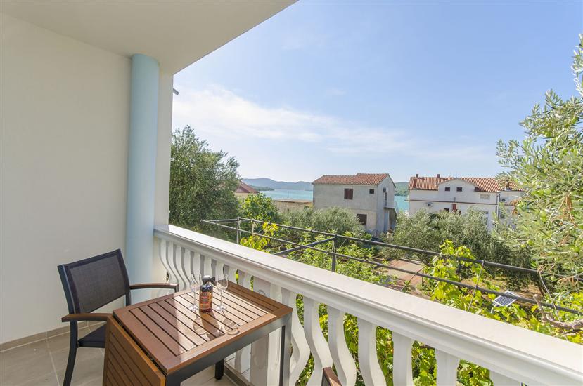 Apartment A1, for 6 persons