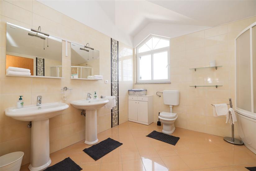 House K1, for 9 persons