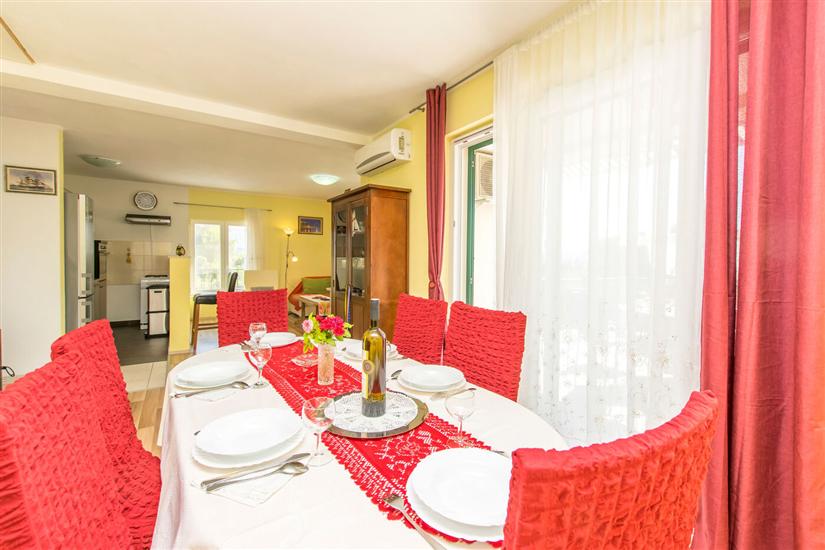Apartment A1, for 6 persons